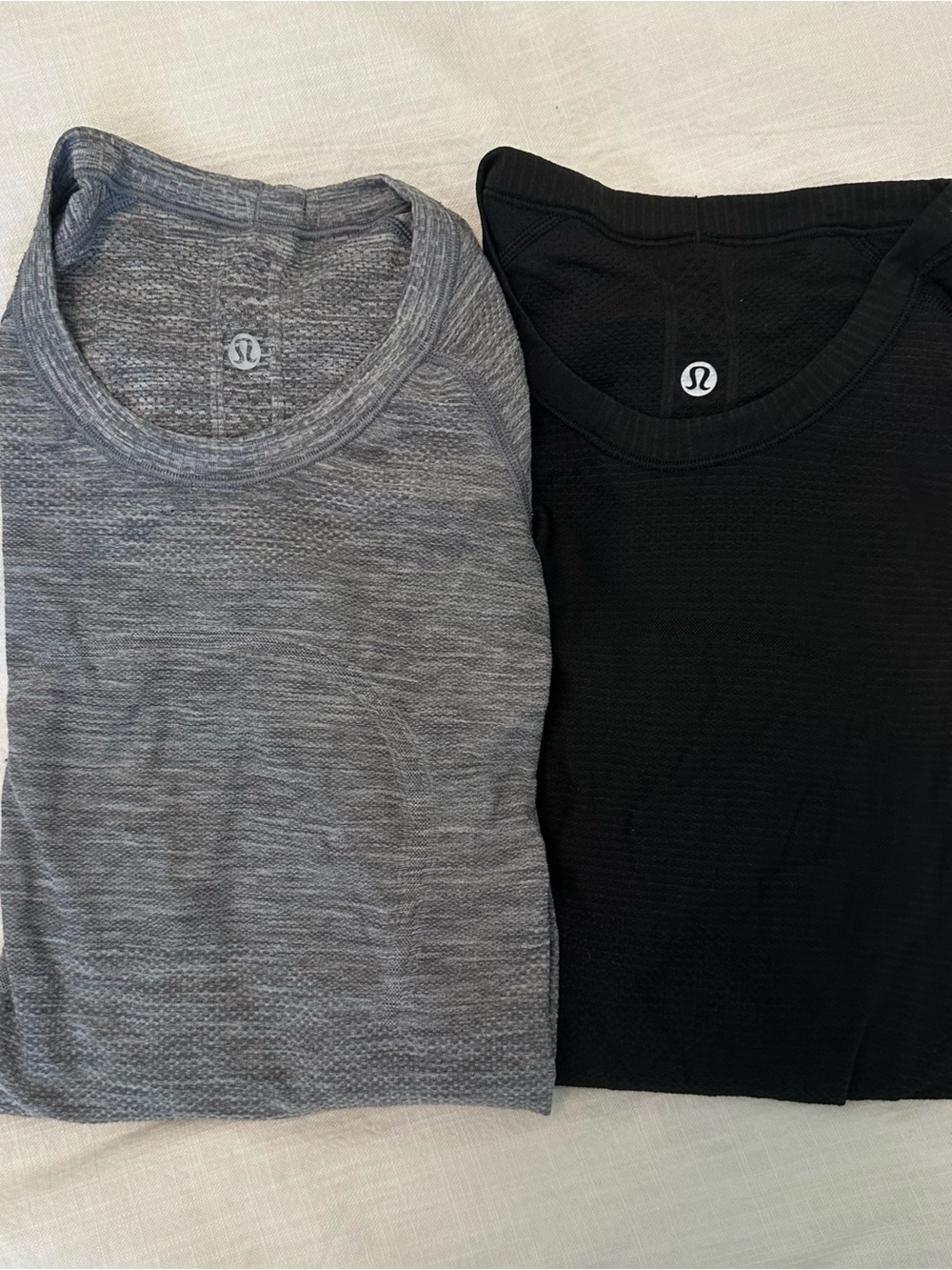 Lululemon Swiftly Tech Long Sleeves - Gray & Black